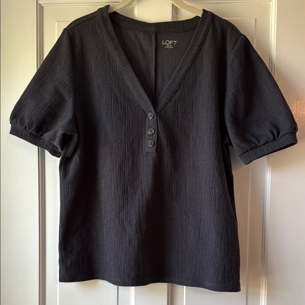 LOFT CHARCOAL GRAY SOFT BLACK KNIT V-NECK Women's Top SIZE LARGE COTTON TEXTURED